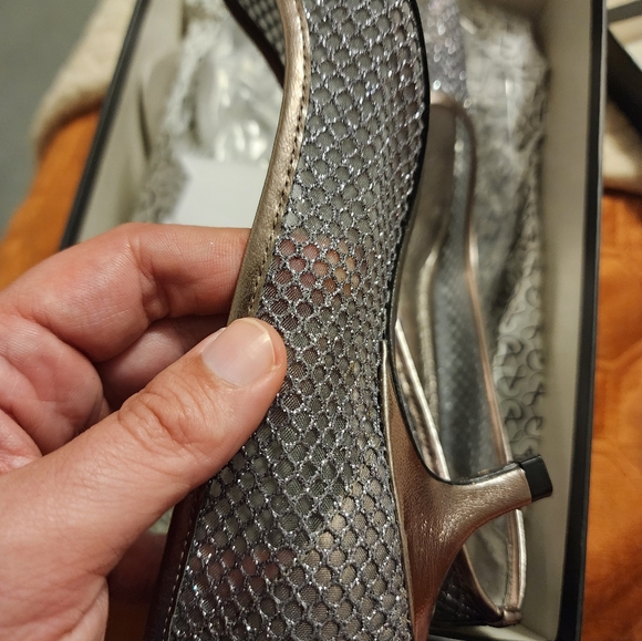 Adrianna Papell Lois Gunmetal Honeycomb 6.5M Silver - Picture 12 of 16